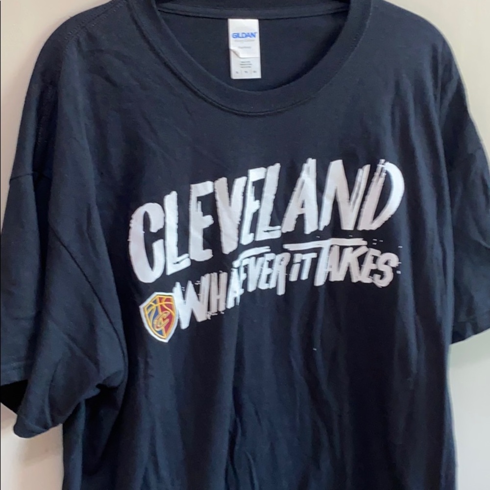 Cleveland Cavs shirt size XL